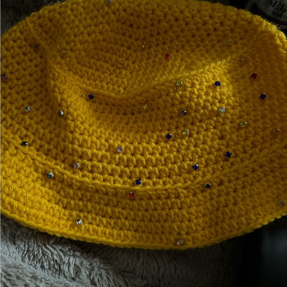 Yellow bucket hat only. Hat is new it doesn’t have a brand tag, just received - Picture 2 of 3